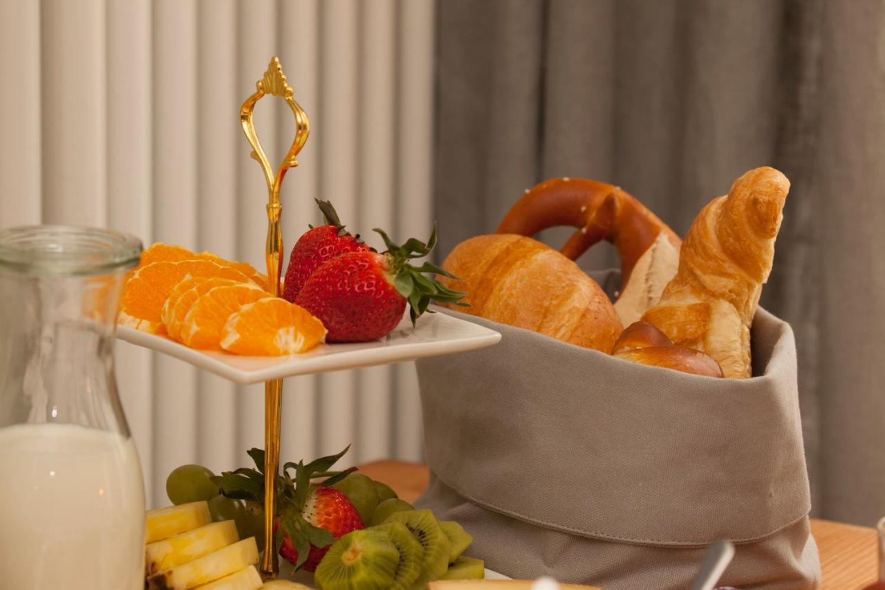 Bed And Breakfast Unter Den Linden Nördlingen Exteriör bild